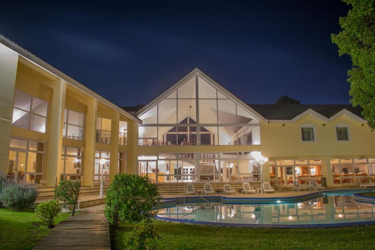 Parque Hotel Jean Clevers Punta del Este Buitenkant foto The clubhouse at the Royal Natal Golf Club