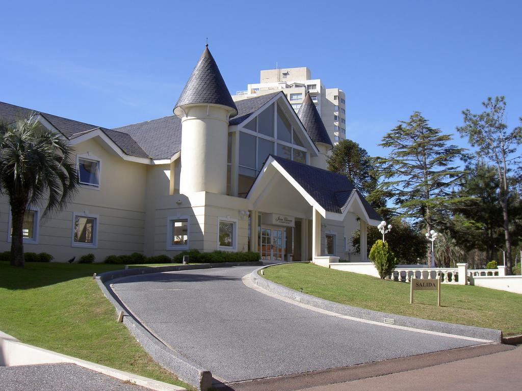 Parque Hotel Jean Clevers Punta del Este Buitenkant foto The clubhouse at the Royal Country Club