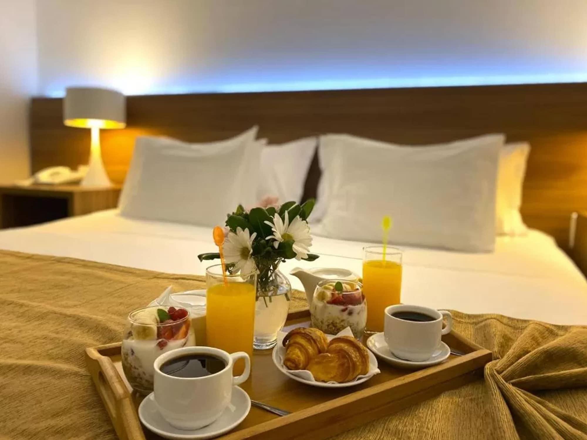 Parque Hotel Jean Clevers Punta del Este Buitenkant foto Room service