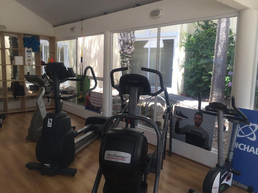 Parque Hotel Jean Clevers Punta del Este Buitenkant foto The gym at the club