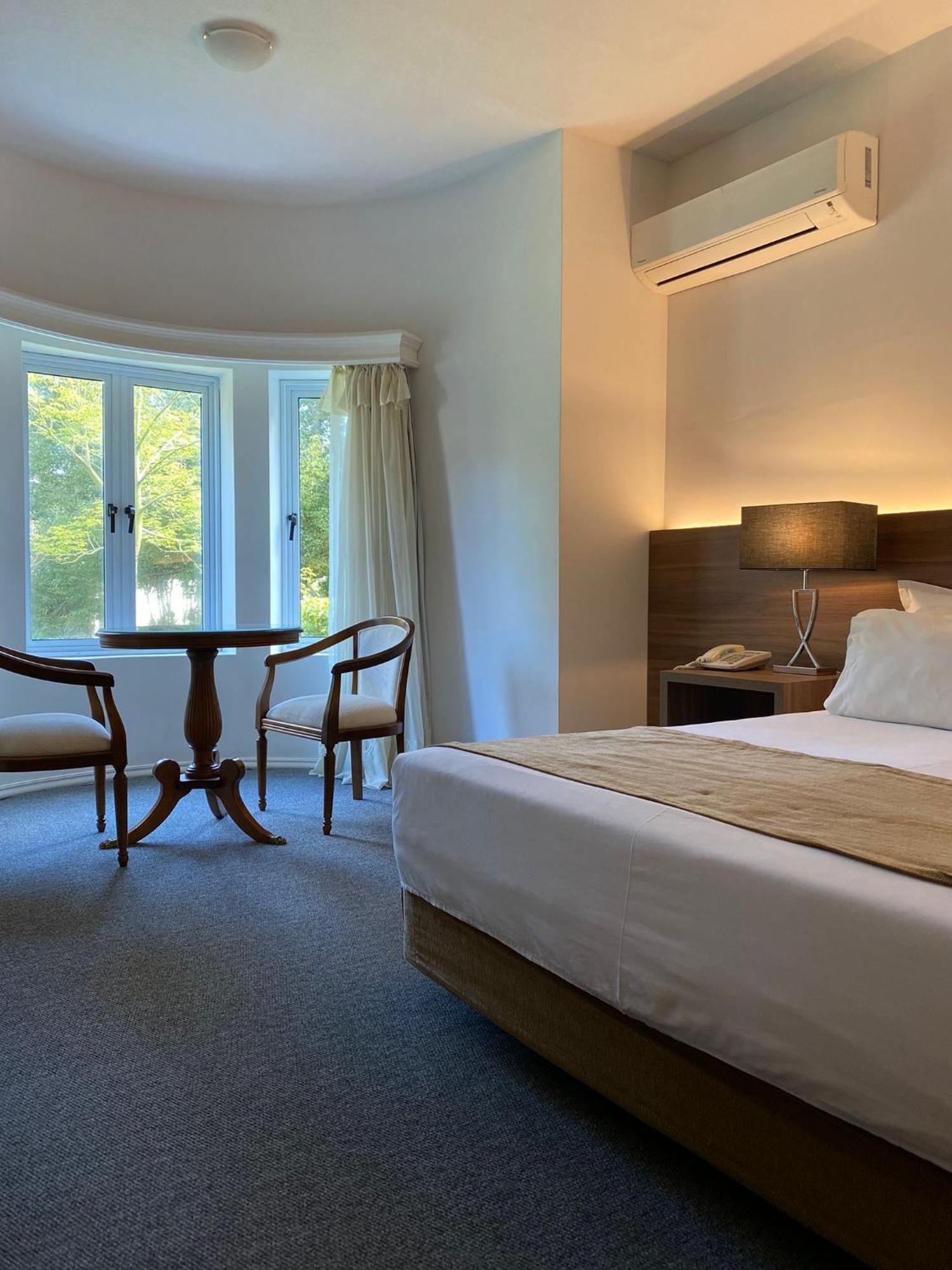 Parque Hotel Jean Clevers Punta del Este Buitenkant foto A room at the hotel