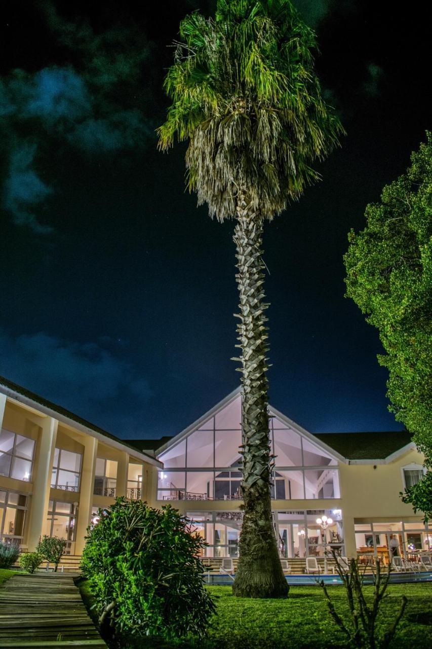 Parque Hotel Jean Clevers Punta del Este Buitenkant foto The main building at night