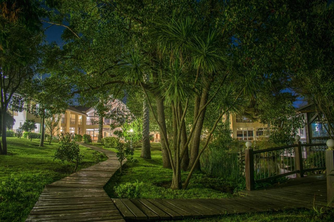 Parque Hotel Jean Clevers Punta del Este Buitenkant foto The campus at night